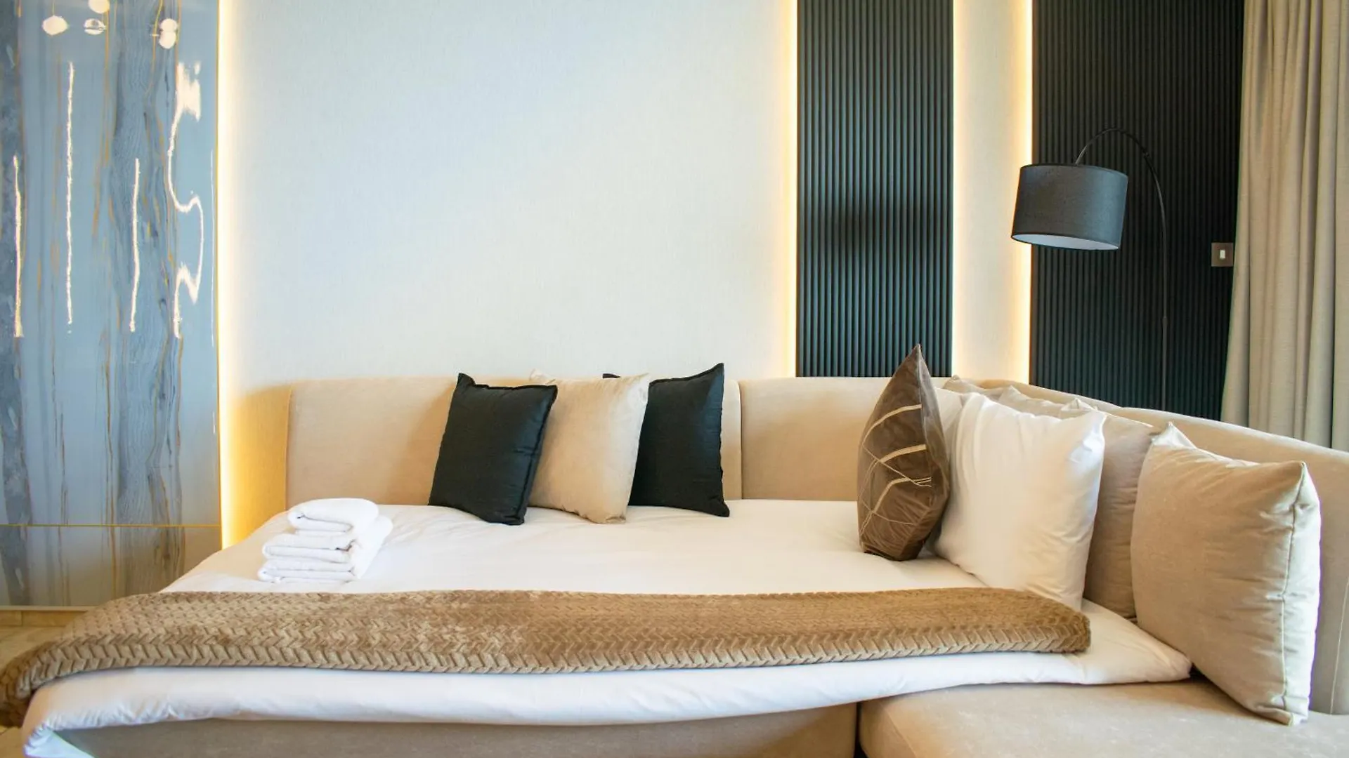 Jbr Grande Living - Stunning Sea View, Pool & Gym Apartment Dubai 0*,  United Arab Emirates