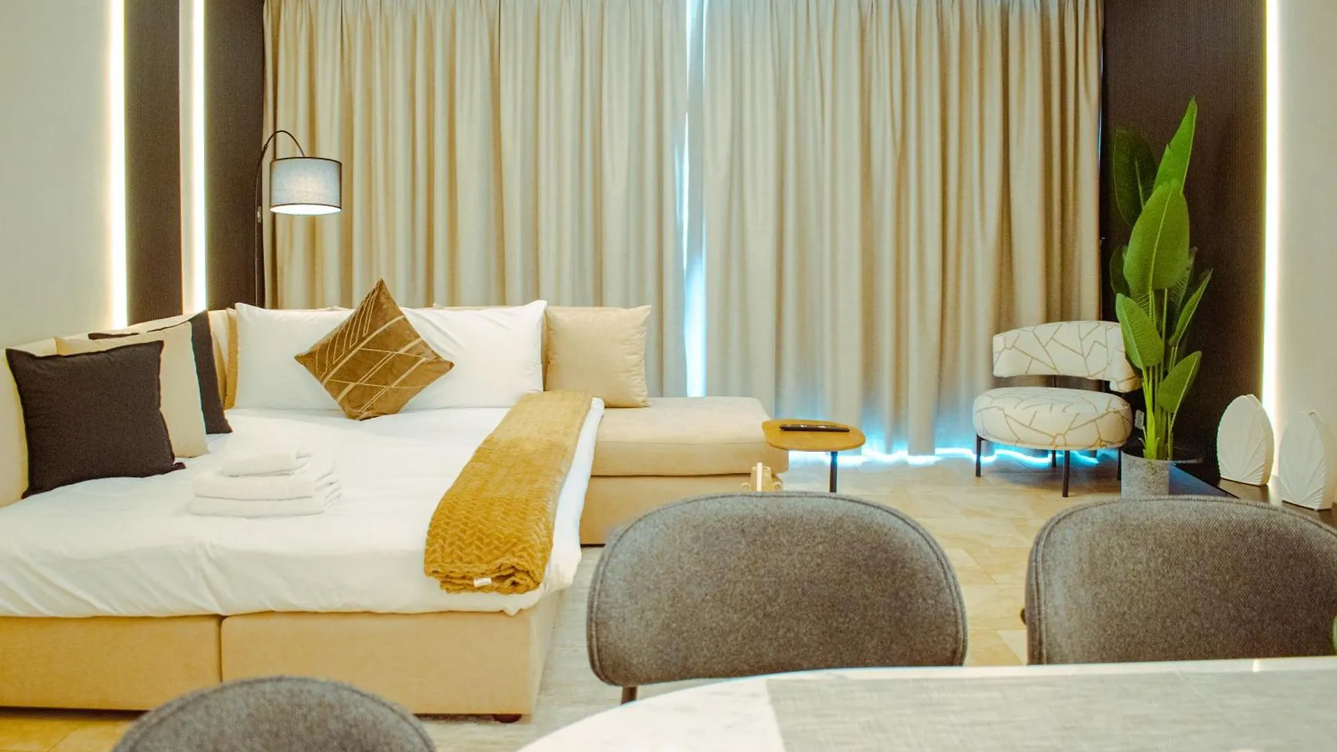 Jbr Grande Living - Stunning Sea View, Pool & Gym Apartment Dubai 0*,