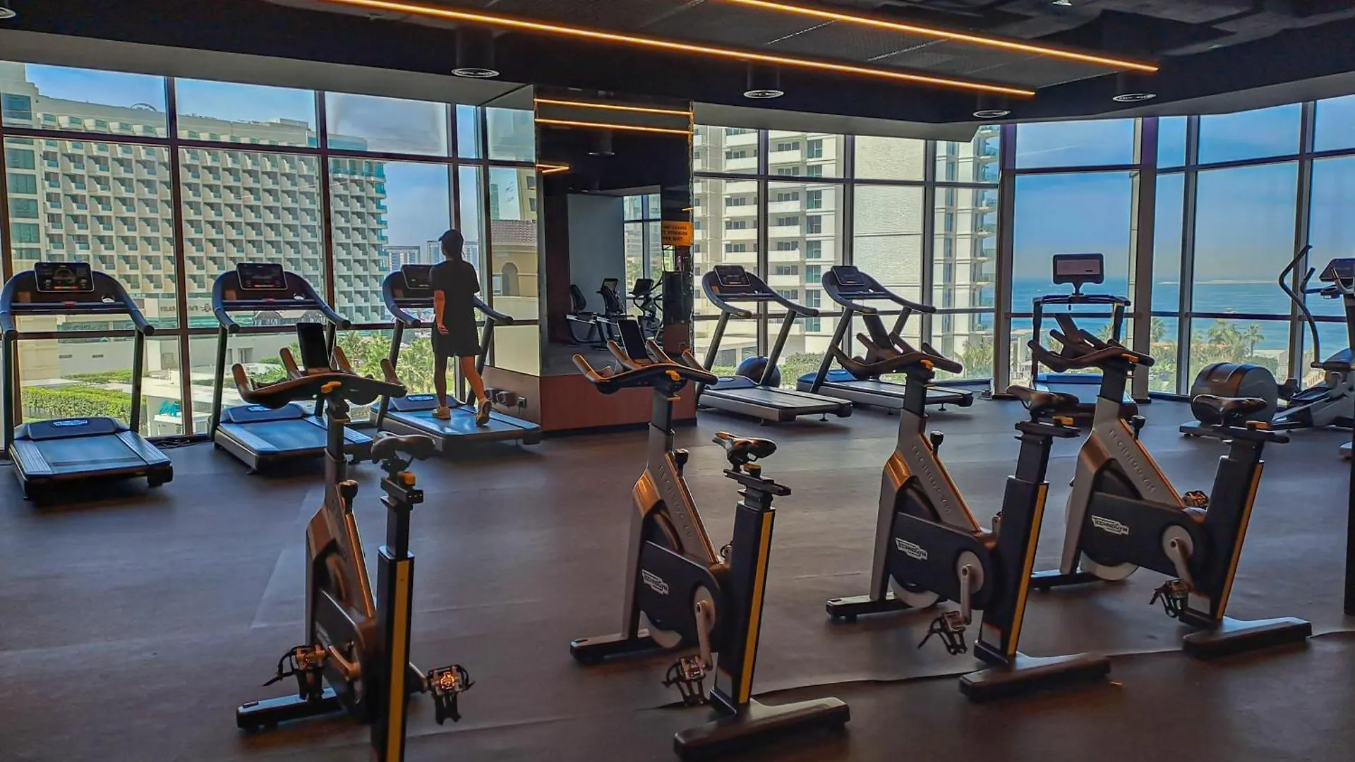 Jbr Grande Living - Stunning Sea View, Pool & Gym Apartment Dubai