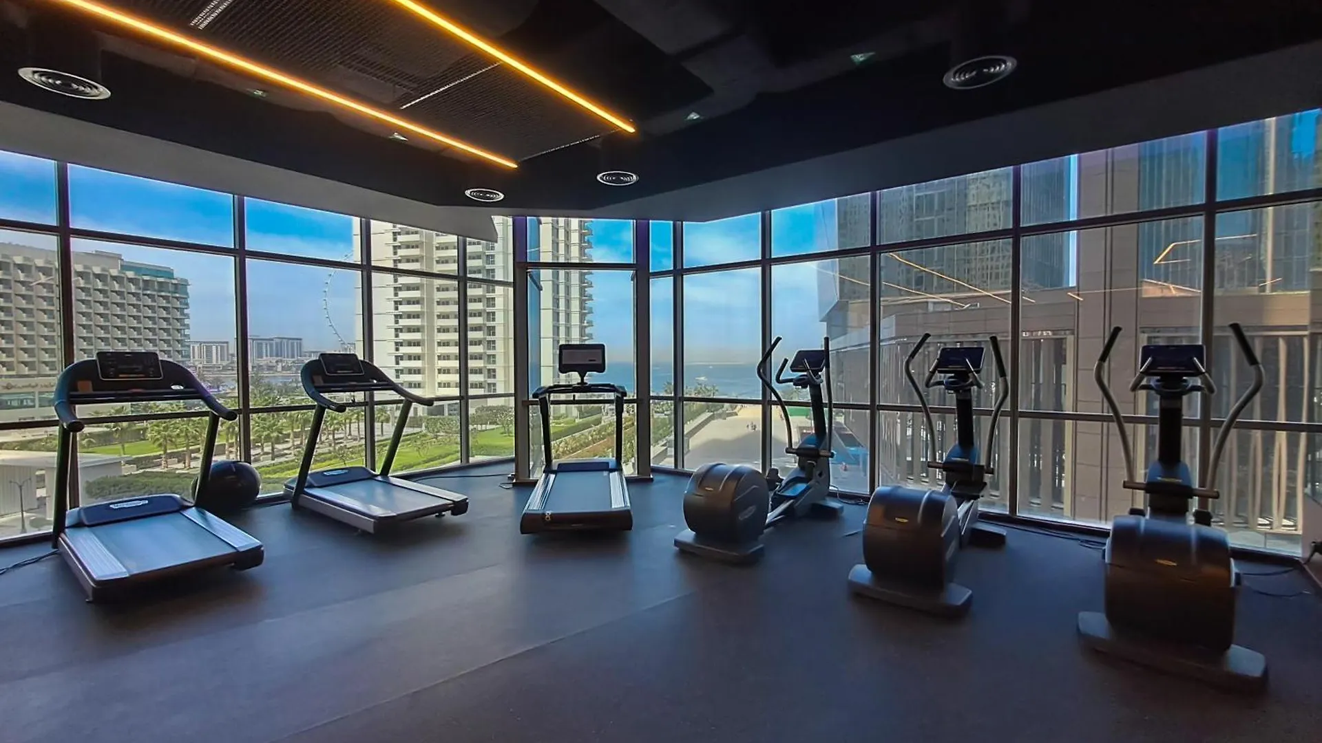 Jbr Grande Living - Stunning Sea View, Pool & Gym Apartment Dubai