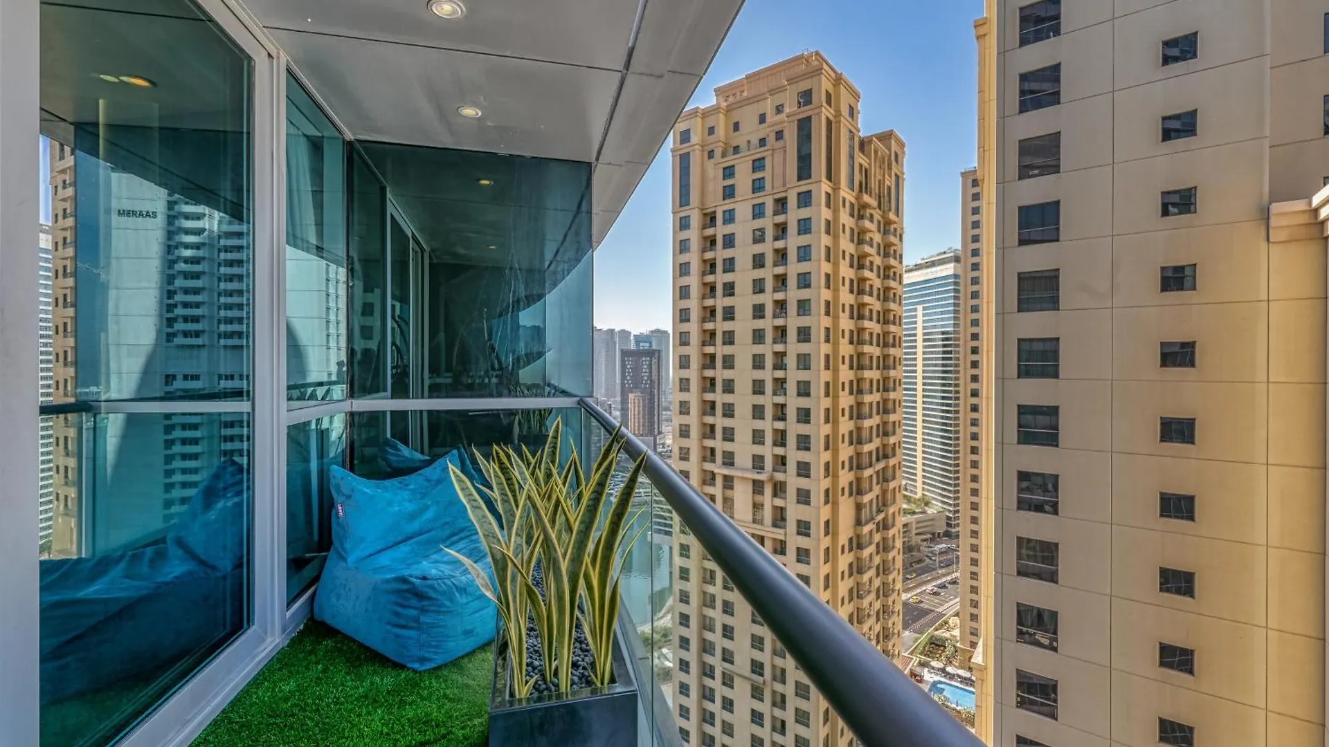 Jbr Grande Living - Stunning Sea View, Pool & Gym Apartment Dubai