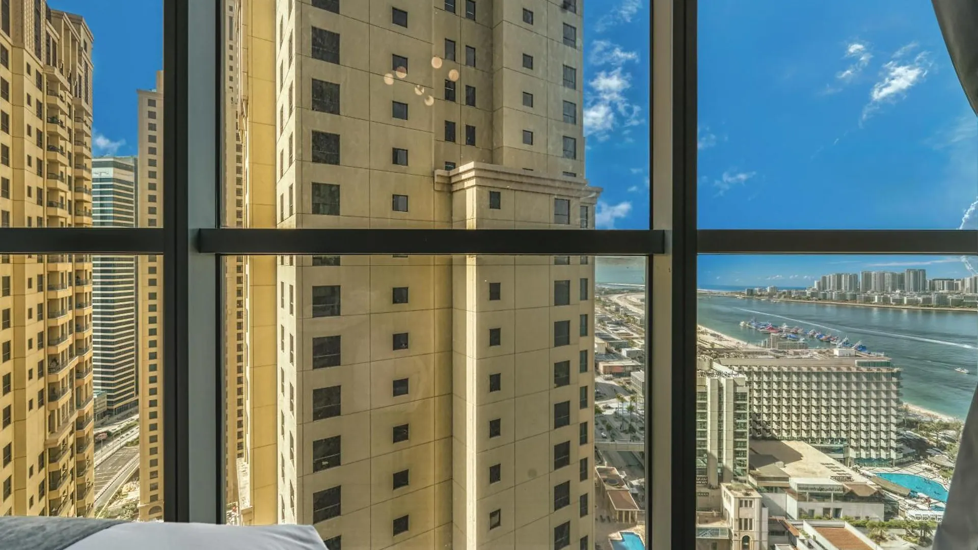 Jbr Grande Living - Stunning Sea View, Pool & Gym Apartment Dubai